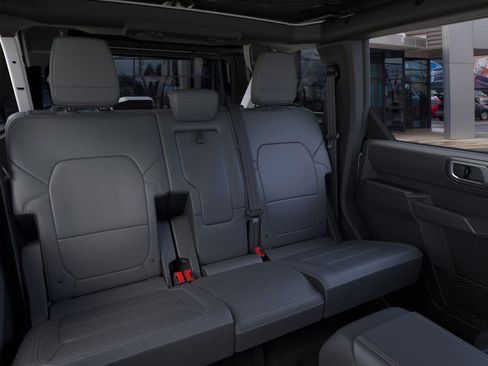 New 2025 Ford Bronco Outer Banks w/ Sasquatch Package image 11