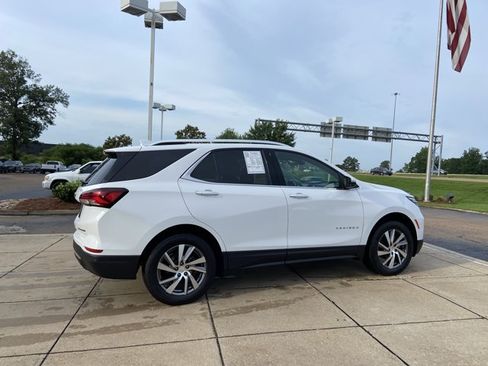 Used 2023 Chevrolet Equinox Premier AWD/4WD image 12