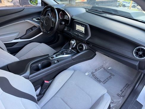 Used 2018 Chevrolet Camaro LT RWD image 31
