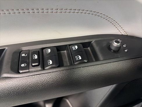 Used 2024 Jeep Compass Limited image 15