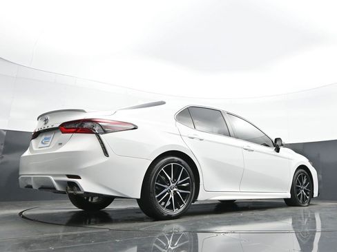 Used 2023 Toyota Camry SE w/ Convenience Package FWD image 25