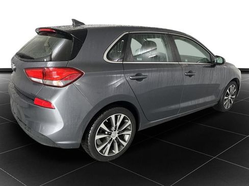 Used 2018 Hyundai Elantra GT FWD image 5