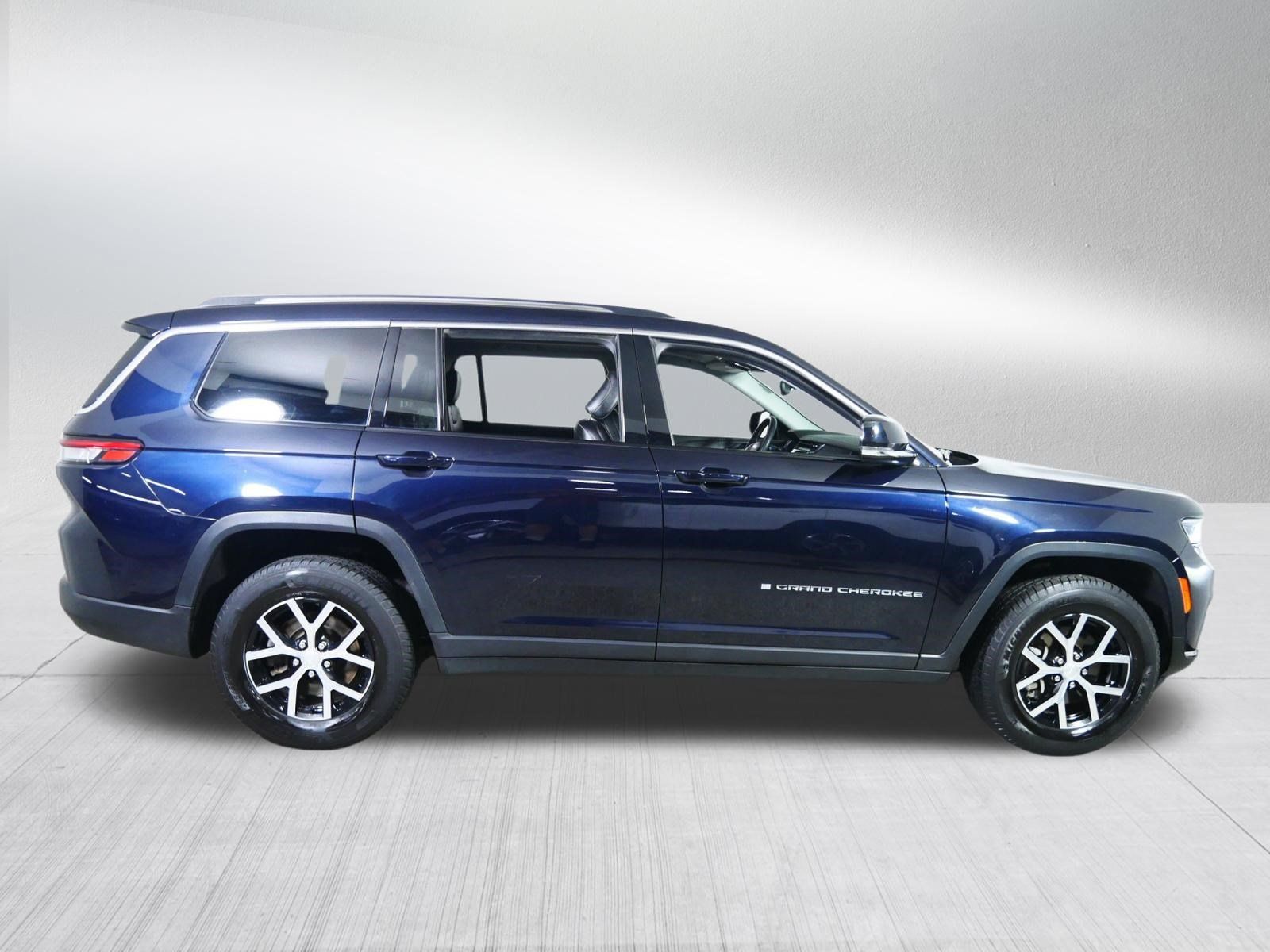 Used 2023 Jeep Grand Cherokee L Limited AWD/4WD image 8