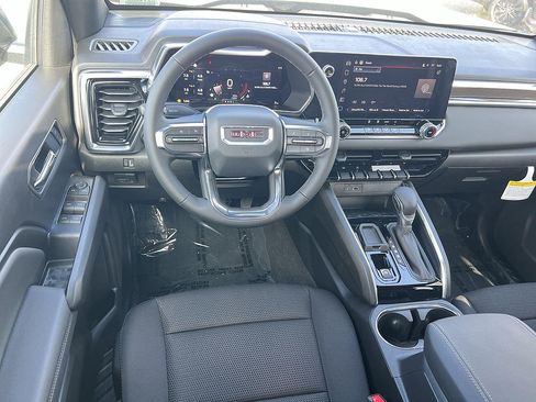 New 2026 GMC Canyon Elevation w/ LPO, Black Badging Package RWD image 11