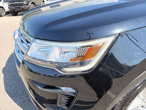 Used 2018 Ford Explorer XLT w/ Equipment Group 202A FWD image 15