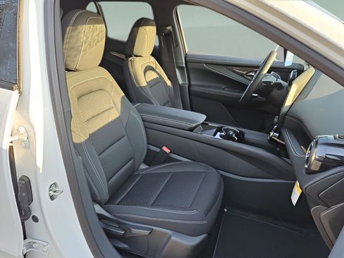 New 2025 Chevrolet Blazer EV LT image 11