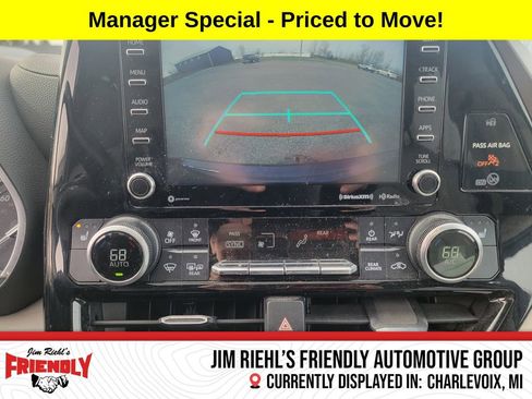 Used 2020 Toyota Highlander XLE AWD/4WD image 20