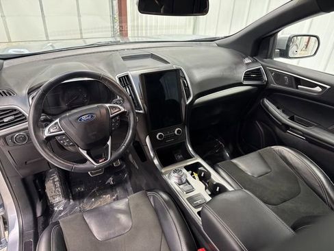 Used 2021 Ford Edge ST image 19