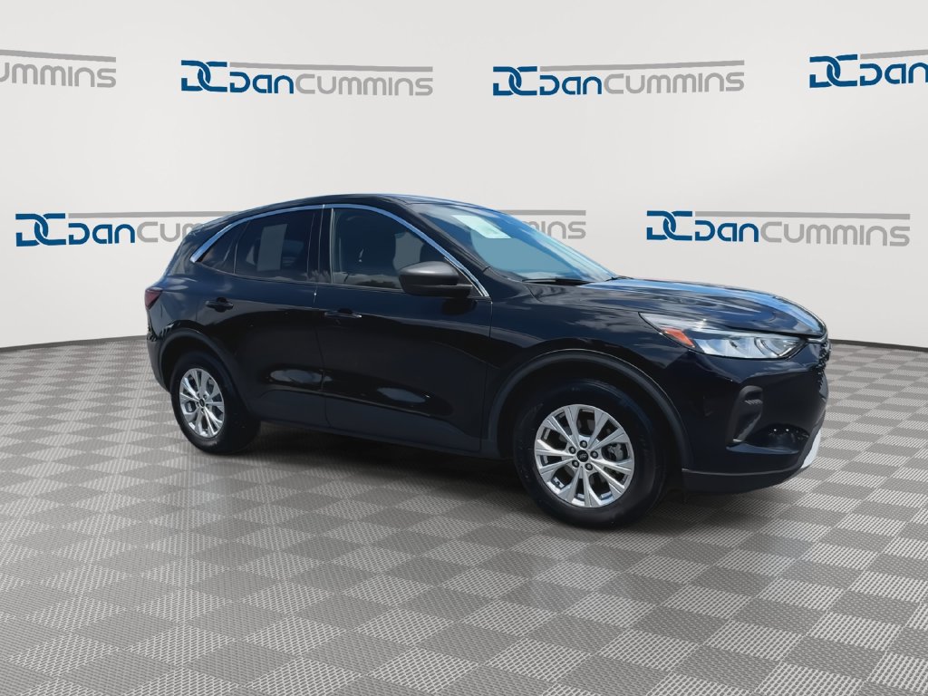 Used 2023 Ford Escape Active w/ Tech Pack #1 FWD image 2