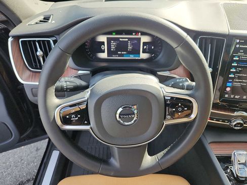Certified 2023 Volvo XC60 B6 Ultimate w/ Climate Package AWD/4WD image 19
