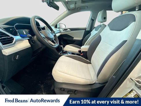 New 2026 Volkswagen Taos SE image 11