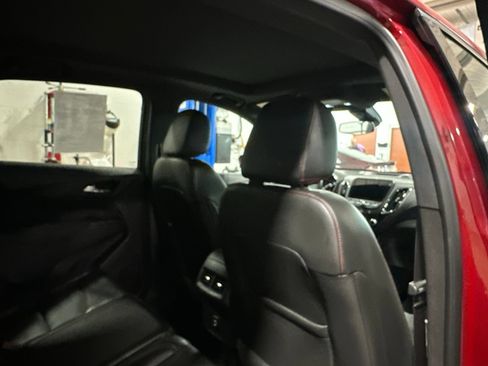 Used 2023 Chevrolet Equinox RS w/ RS Leather Package AWD/4WD image 30
