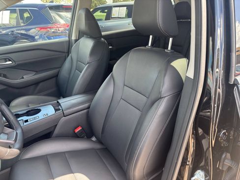 Used 2026 Nissan Rogue SL FWD image 39