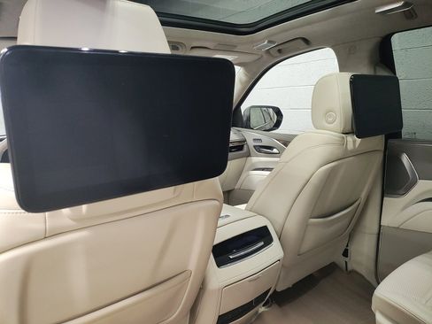 Used 2022 Cadillac Escalade Premium Luxury Platinum image 29