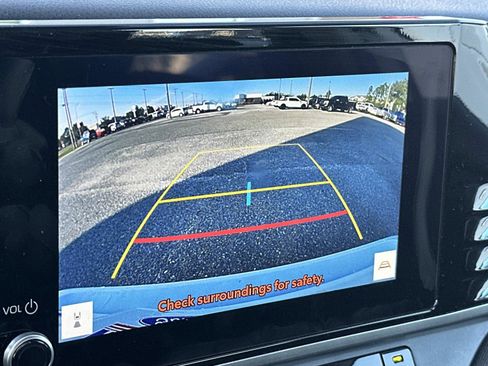 Used 2025 Toyota Camry LE image 11