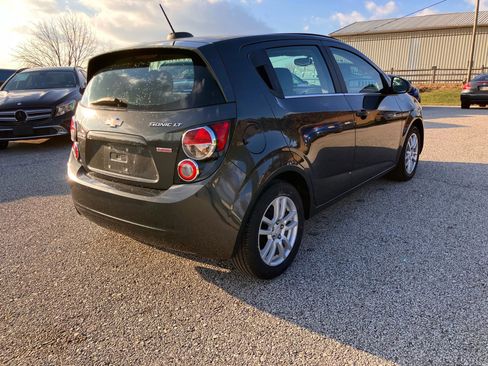Used 2016 Chevrolet Sonic LT w/ Fun and Sun Package image 5