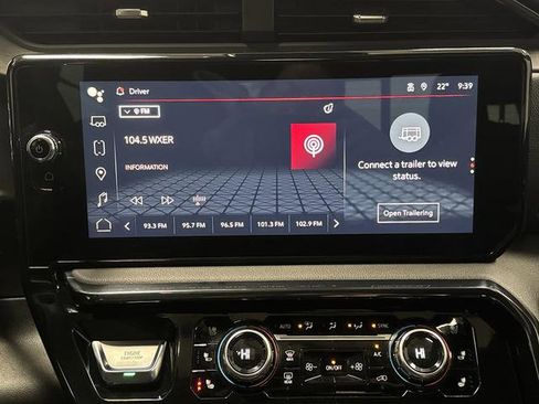 Used 2024 GMC Sierra 2500 AT4 w/ AT4 Premium Plus Package image 19