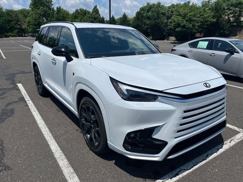 New 2026 Lexus TX 500h AWD image 4
