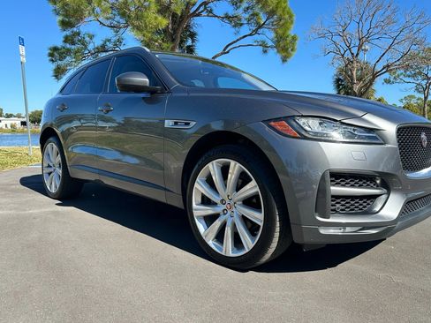 Used 2018 Jaguar F-PACE R-Sport image 7