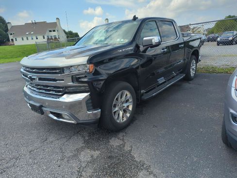 Used 2019 Chevrolet Silverado 1500 LTZ w/ LTZ Plus Package AWD/4WD image 3