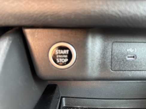 Used 2021 Nissan Rogue S AWD/4WD image 23