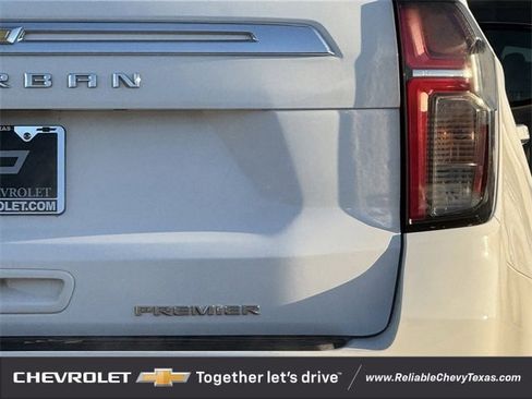 Used 2023 Chevrolet Suburban Premier image 9