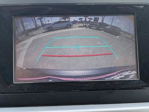 Used 2019 Toyota Highlander LE FWD image 14
