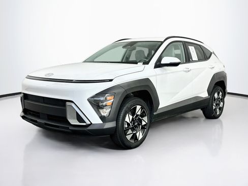 Used 2025 Hyundai Kona SEL AWD/4WD image 3