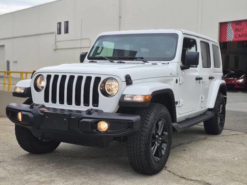 Used 2023 Jeep Wrangler Unlimited Sahara image 8