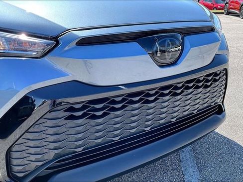 Used 2024 Toyota Corolla Cross SE image 27