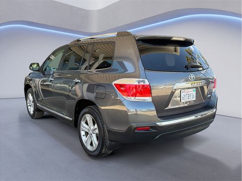 Used 2013 Toyota Highlander Limited AWD/4WD image 4