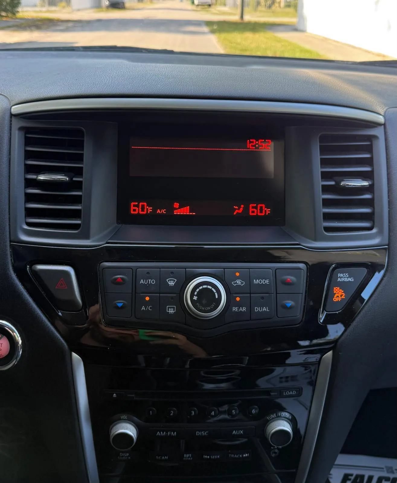 Used 2015 Nissan Pathfinder S FWD image 11