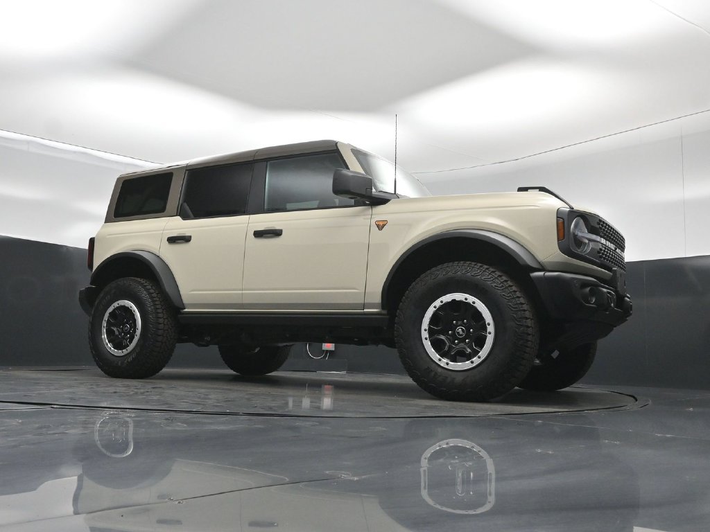 Used 2026 Ford Bronco Badlands AWD/4WD image 3