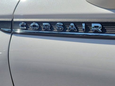 Certified 2023 Lincoln Corsair FWD image 9