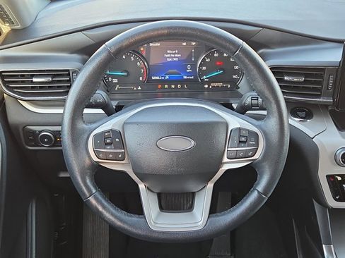 Used 2023 Ford Explorer XLT w/ Equipment Group 202A image 18