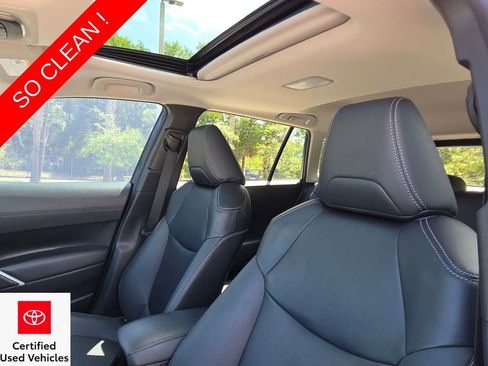 Certified 2022 Toyota Corolla Cross XLE w/ Convenience Package image 24