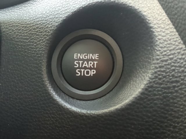 Certified 2025 Toyota Corolla Cross LE FWD image 32