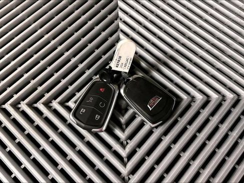 Used 2024 Cadillac XT6 Sport w/ LPO, Onyx Lite Package AWD/4WD image 11