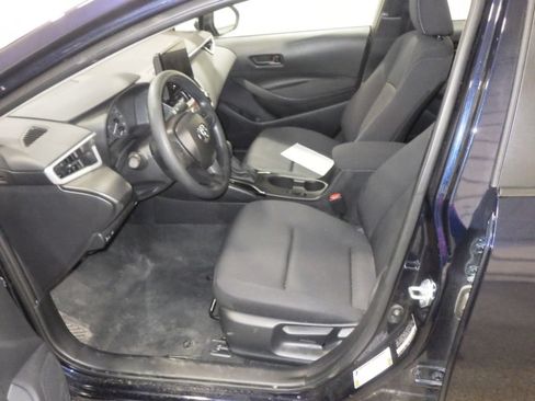 Used 2025 Toyota Corolla LE FWD image 8