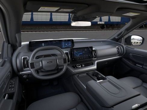New 2026 Ford Expedition Platinum image 9