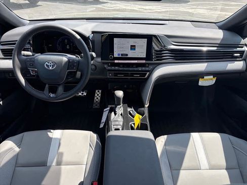 Used 2026 Toyota Camry SE FWD image 11