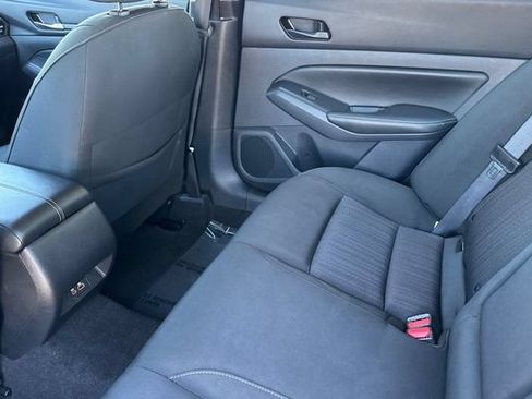 Used 2024 Nissan Altima 2.5 SV FWD image 14