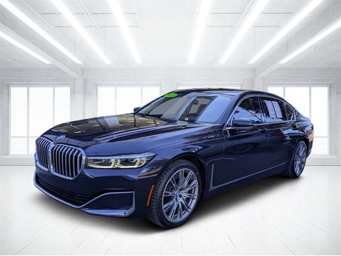 Used 2020 BMW 750i xDrive w/ Executive Package image 7