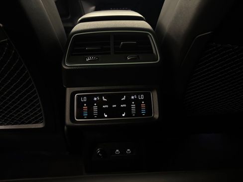 Used 2023 Audi e-tron Prestige AWD/4WD image 18