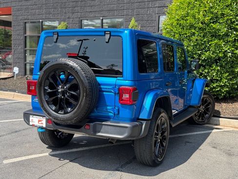 Used 2024 Jeep Wrangler Unlimited Sahara AWD/4WD image 12