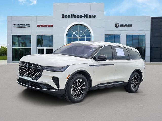 Used 2025 Lincoln Nautilus Premier w/ Equipment Group 102A AWD/4WD image 3