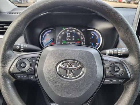 Used 2025 Toyota RAV4 XLE image 21