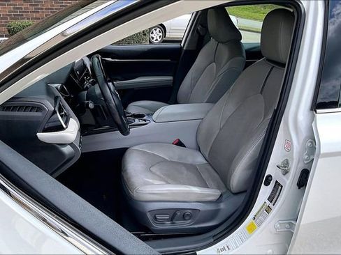 Used 2021 Toyota Camry XSE image 18
