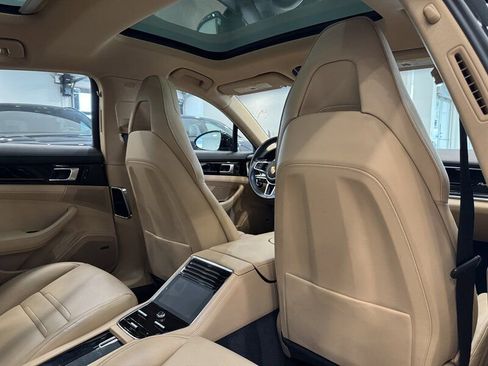 Used 2020 Porsche Panamera 4 image 27