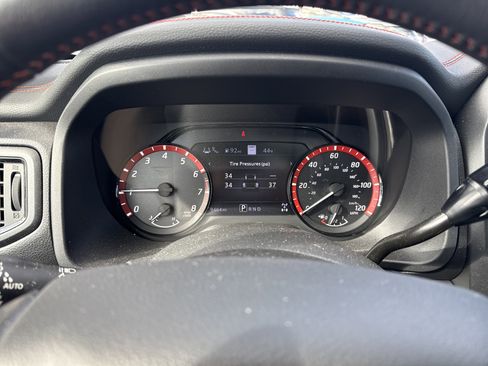 Used 2024 Nissan Titan PRO-4X w/ Pro-4x Convenience Package image 19